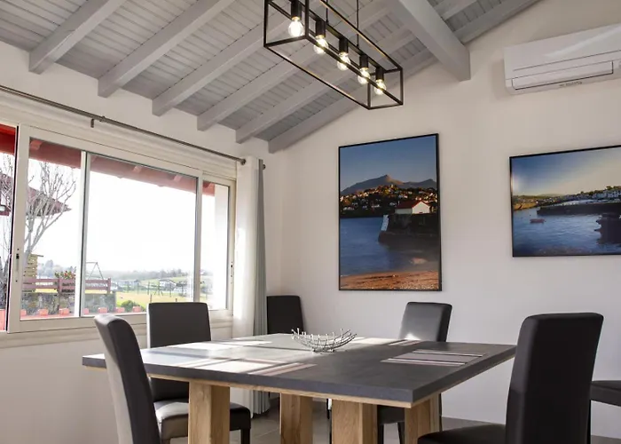 Joanesenea Souraïde